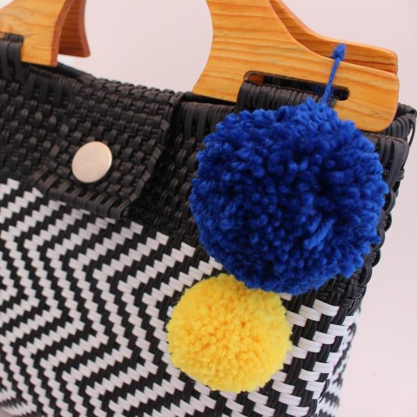 Pom pom craft ideas, pom pom bag tag