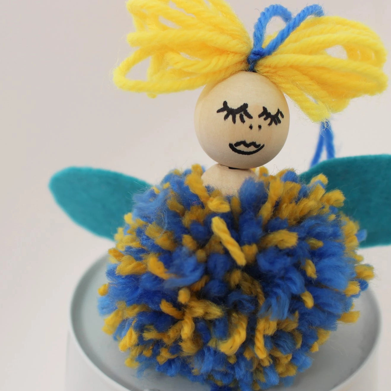 DIY pom pom fairy