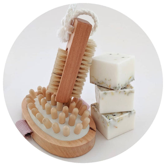 Beauty bundle - Lip balm and Shampoo Bars - MakeKit DIY Craft Kits