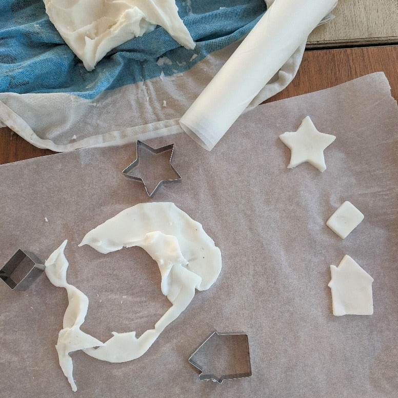 Make your own Christmas decorations at home in a couple of hours
