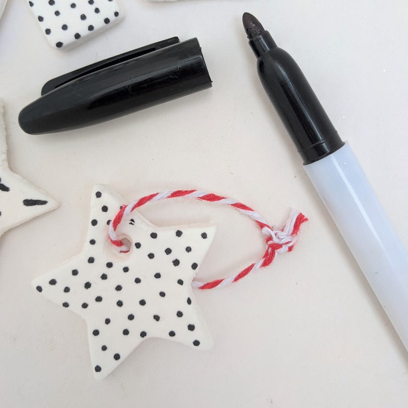 Decorate your own Christmas Decorations with our DIY craft kit. 